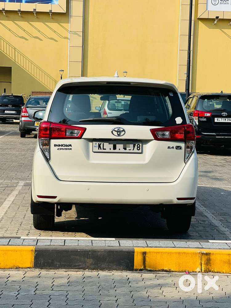 Toyota Innova Crysta 2.4 V 7 Str, 2017, Diesel