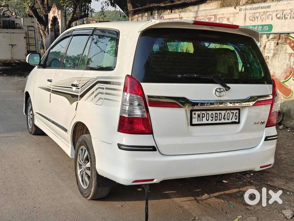 Toyota Innova 2.5 Vx 8 Str Bs-iii, 2015, Diesel