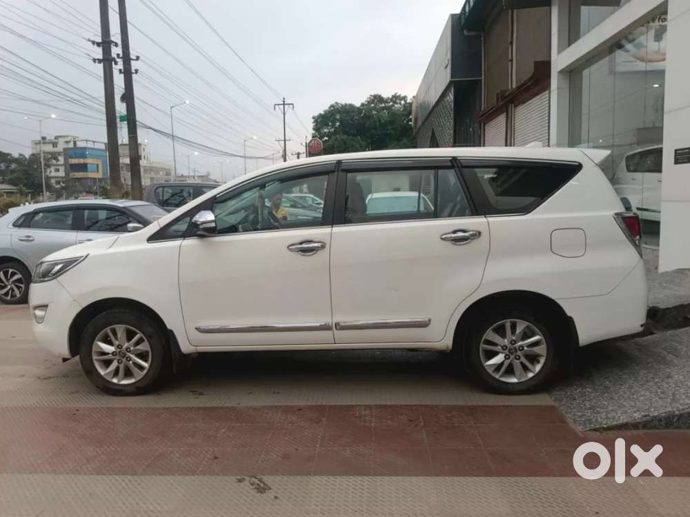 Toyota Innova Crysta 2.4 V 7 Str, 2017, Diesel