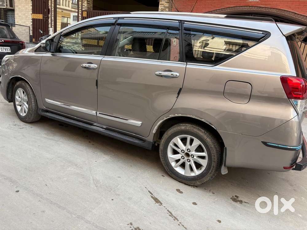 Toyota Innova Crysta [2020-ongoing] 2.4 Gx At 7 Str, 2020, Diesel