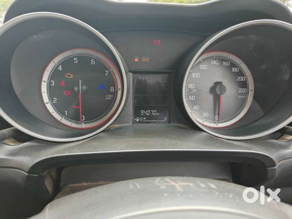 Maruti Suzuki Swift Vxi + Manual, 2023, Petrol