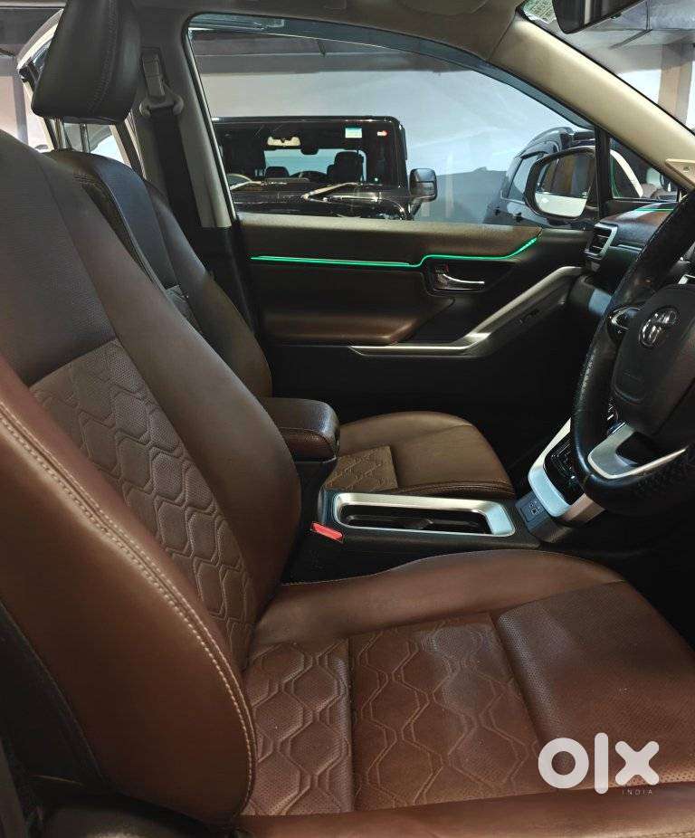 Toyota Innova Hycross 2.0 Zx (o) Hybrid 7 Str, 2024, Electric