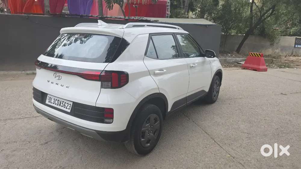 Hyundai Venue Petrol 2024