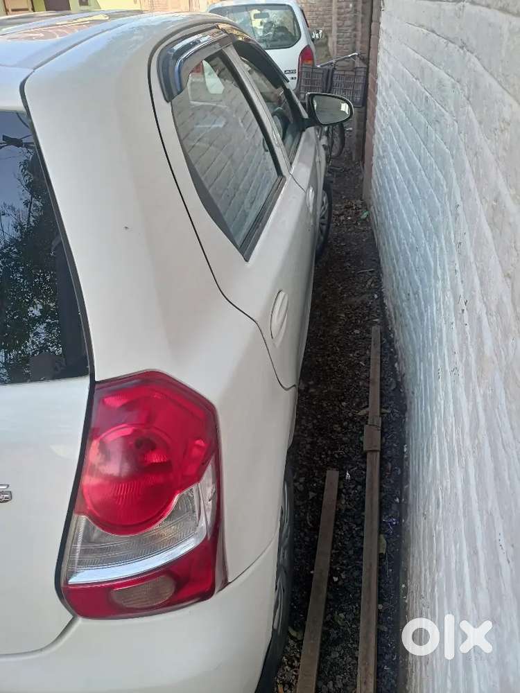 Etios Liva Petrol 2015 December