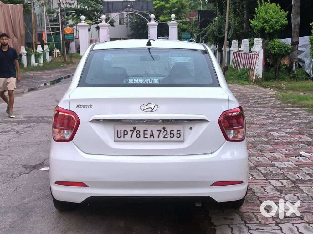 Hyundai Xcent 1.2l Kappa Dual Vtvt 5-speed Manual Base, 2015, Petrol