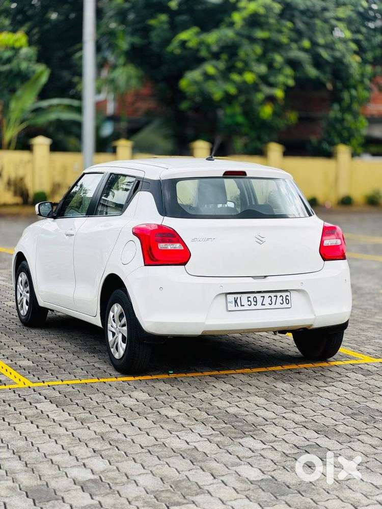Maruti Suzuki Swift Vxi + Manual, 2023, Petrol