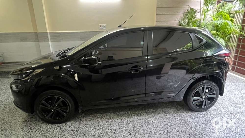 Tata Altroz 2023 Petrol Manual 1.2 Top Model Dark Edition