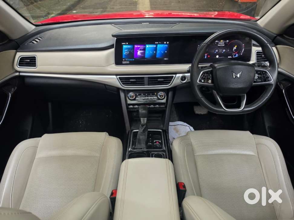 Mahindra Xuv700 2.0 Ax 7 Petrol At Luxury Pack Str, 2023, Petrol