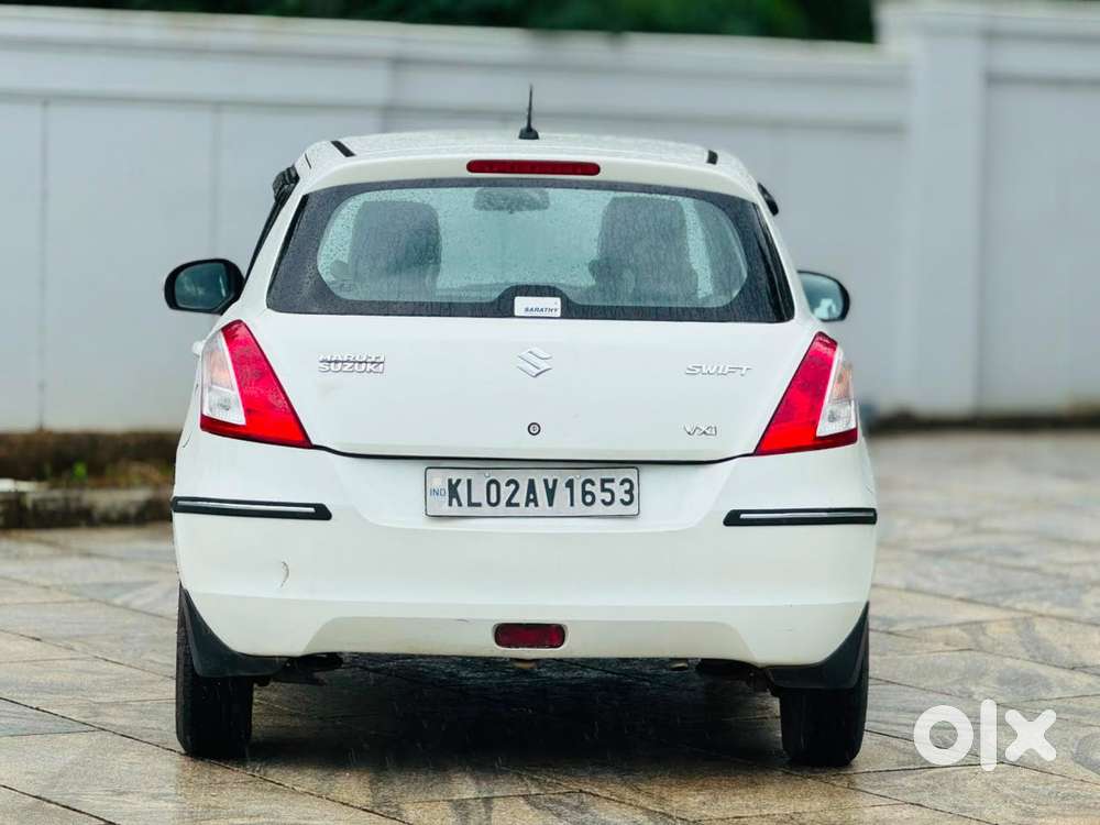 Maruti Suzuki Swift Vxi Optional, 2015, Petrol