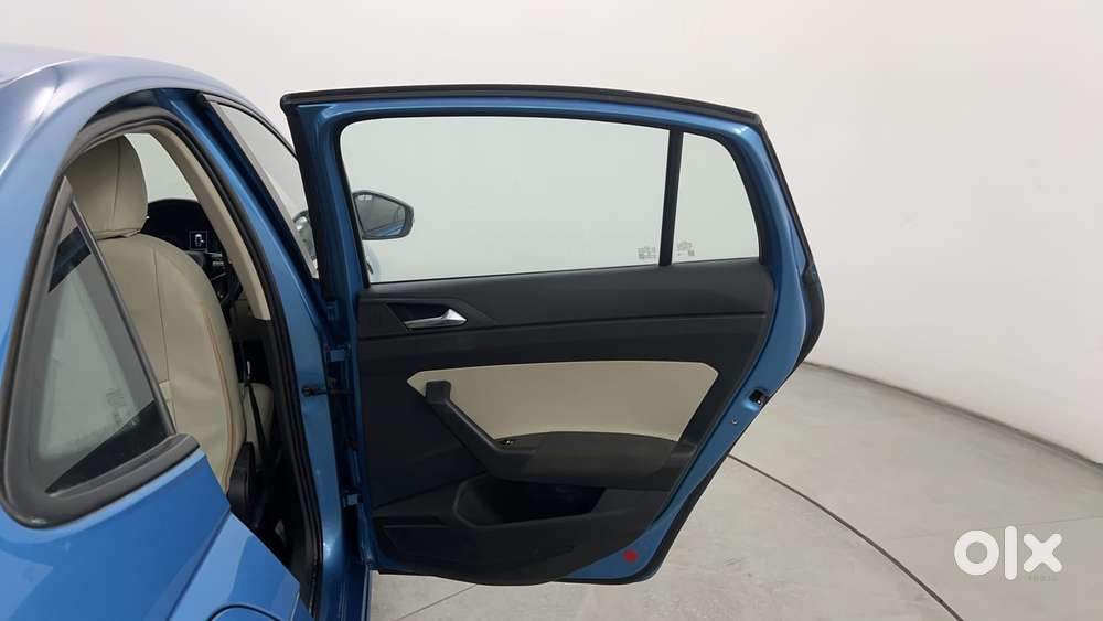 Skoda Slavia Ambition 1.0l Tsi At, 2023, Petrol