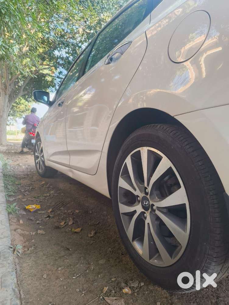 Hyundai Verna 1.6 Sx (o) Vtvt, 2014, Petrol