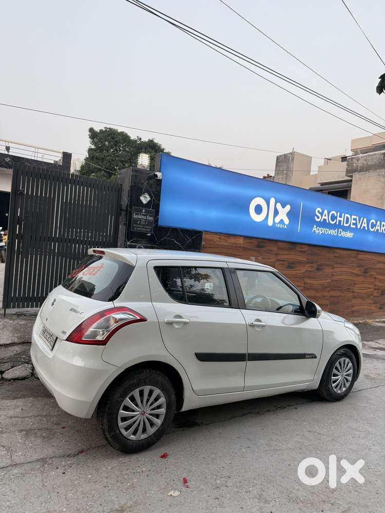Maruti Suzuki Swift Vxi Abs Bsiv, 2013, Petrol