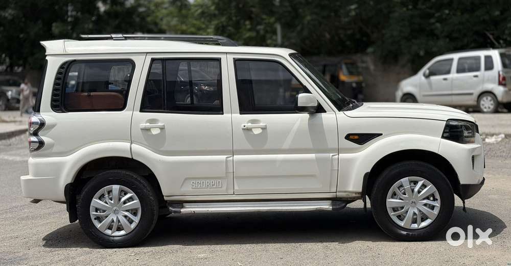 Mahindra Scorpio S4, 2015, Diesel