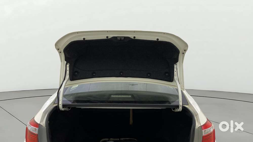 Toyota Corolla Altis 2013-2017 Vl At, 2016, Petrol