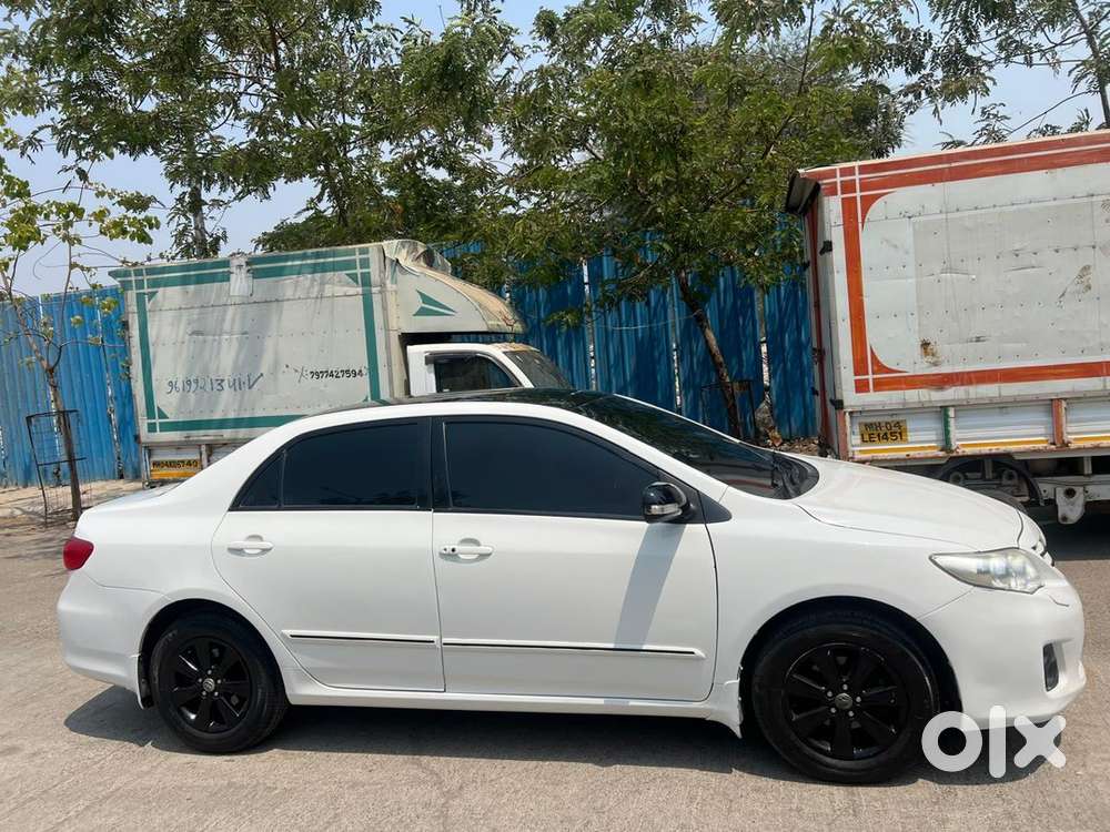 Toyota Corolla Altis 2012 Petrol Well Maintained