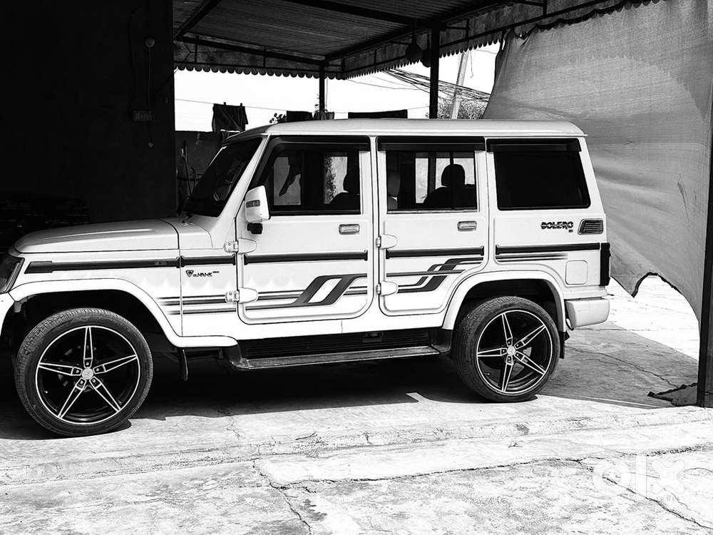 Bolero Army Use Car