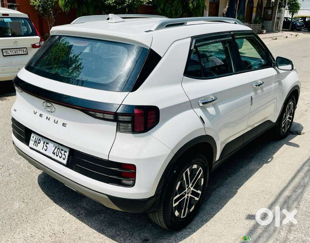 Hyundai Venue Sx Mt, 2023, Petrol