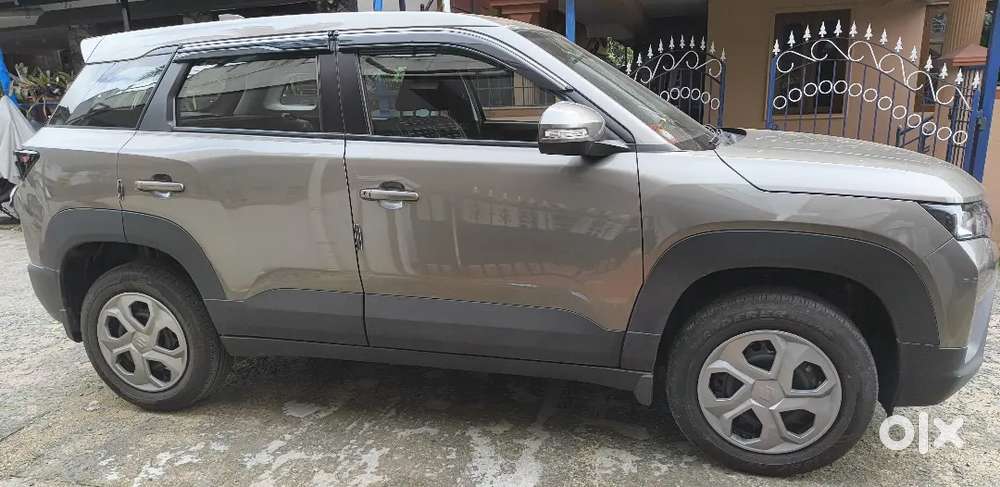 2024 Maruti Suzuki Brezza Lxi Petrol Manual  3955 Km  Single Owner