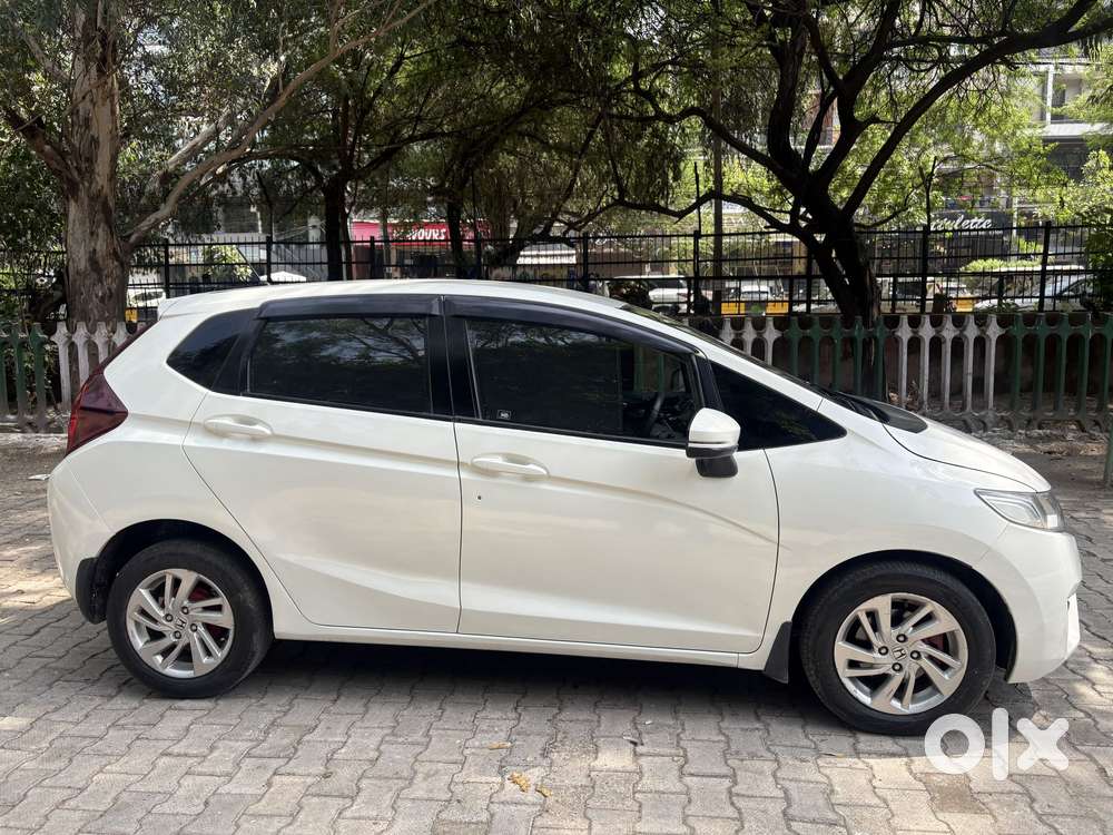 Honda Jazz V Automatic, 2016, Petrol