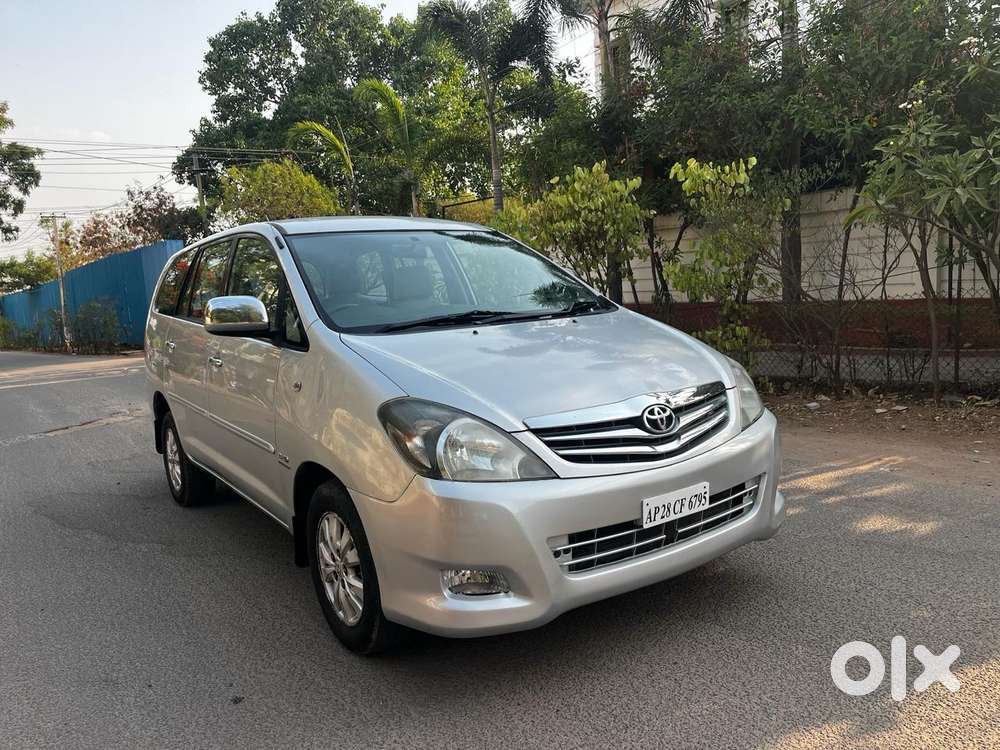 Toyota Innova 2.5 V 7 Str, 2010, Diesel