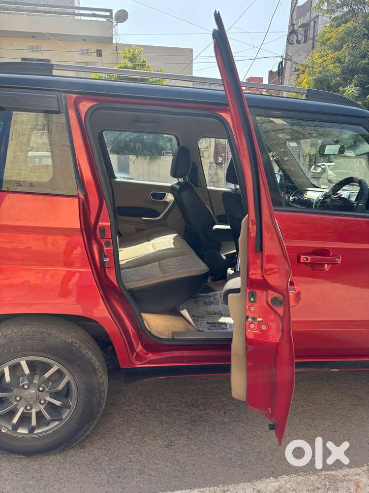 Mahindra Tuv 300 T10 Dual Tone, 2019, Diesel