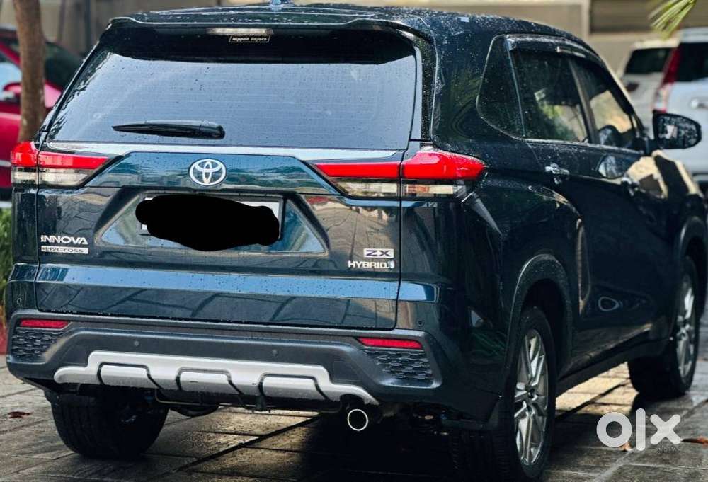 Toyota Innova Hycross 2.0 Zx (o) Hybrid 7 Str, 2023