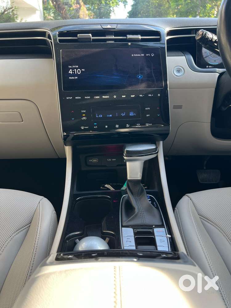 Hyundai Tucson 2.0 Signature 4wd Diesel At Dual Tone, 2022, Diesel