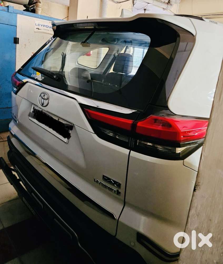 Toyota Innova Hycross 2.0 Zx Hybrid 7 Str, 2024, Petrol