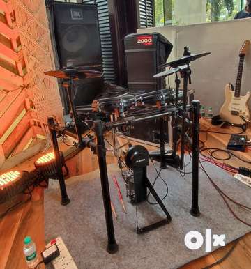 Alesis Nitro mesh kit in a very well condition Musical