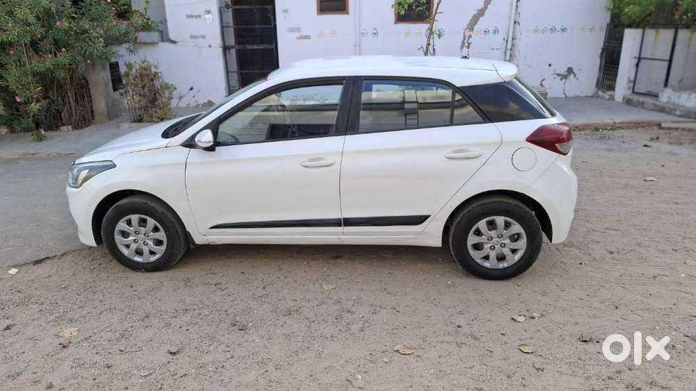 Hyundai Elite I20 Sportz (o) 1.4, 2016, Diesel