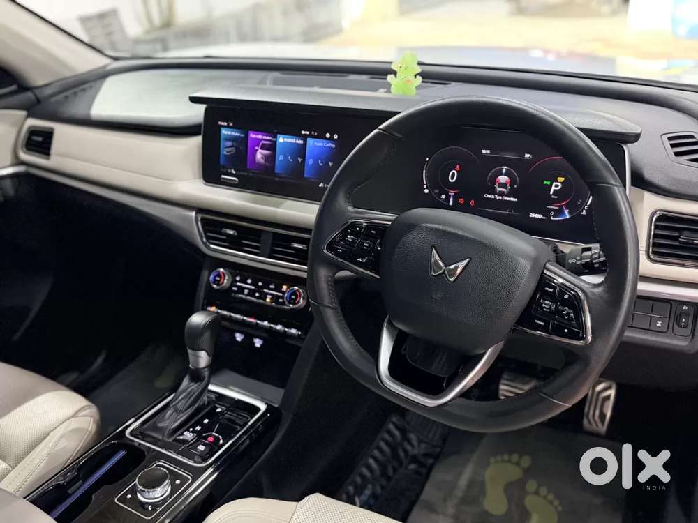 Mahindra Xuv700 2.2 Ax 7 Diesel At Luxury Pack Str Awd, 2025, Diesel