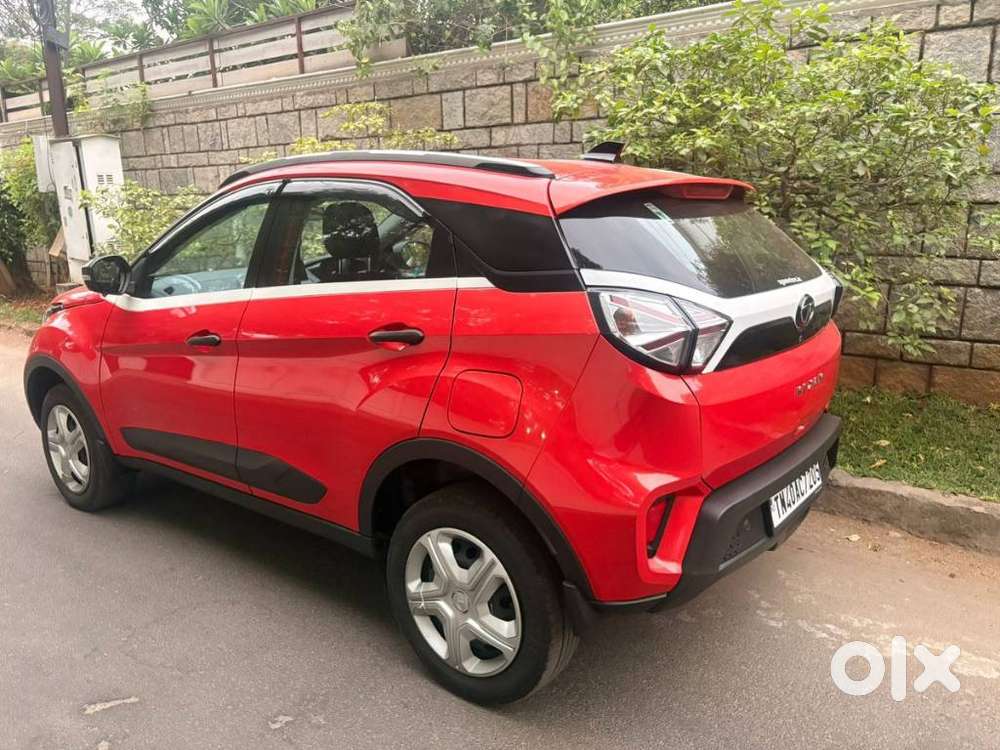 Tata Nexon 1.5 Revotorq Xma Amt (s), 2023, Petrol