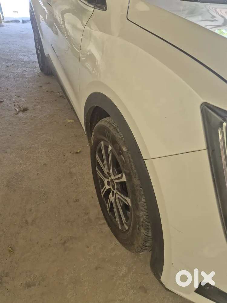 Mahindra Xuv700 2022 Diesel 87000 Km Driven