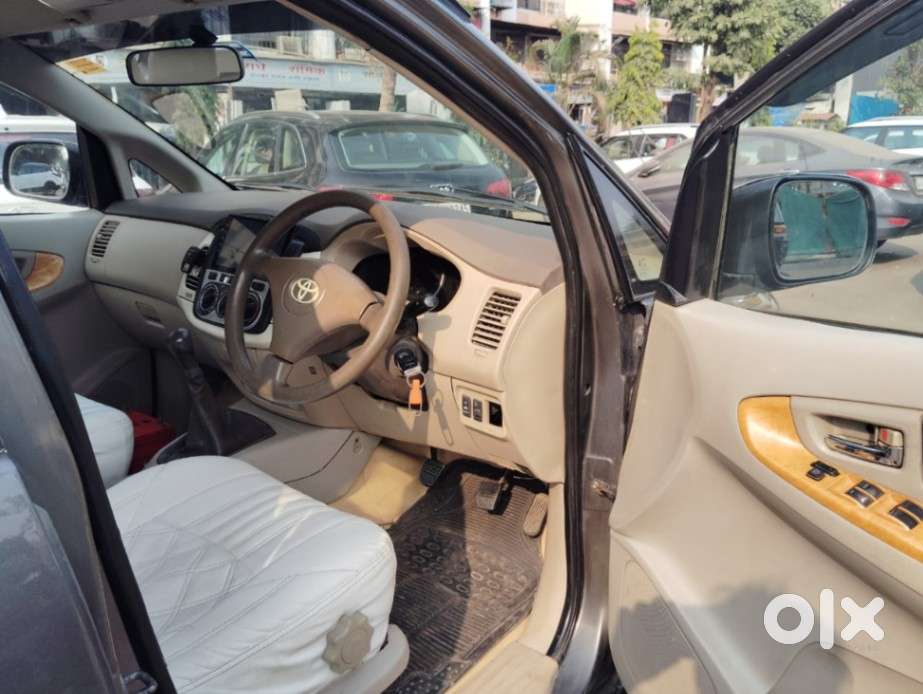 Toyota Innova 2.5 G (diesel) 8 Seater, 2011, Diesel