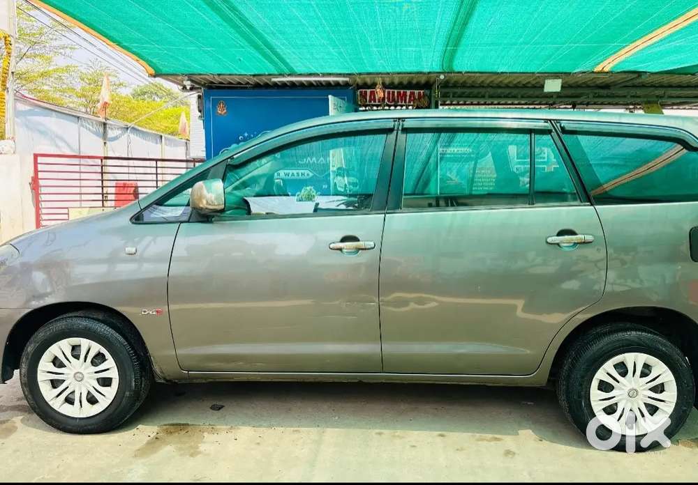 Toyota Innova 2011