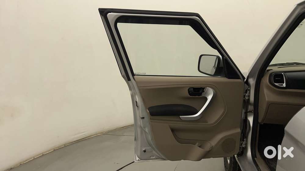 Mahindra Tuv 300 Plus P8, 2018, Diesel