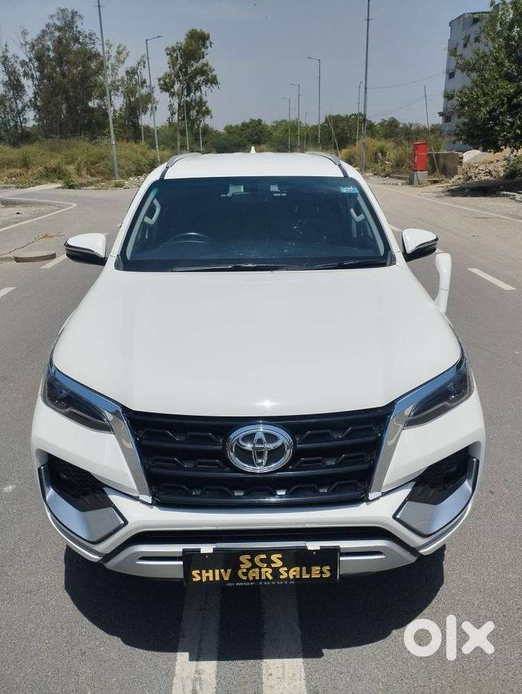 Toyota Fortuner 4x2 At 2.7 Petrol, 2024, Petrol