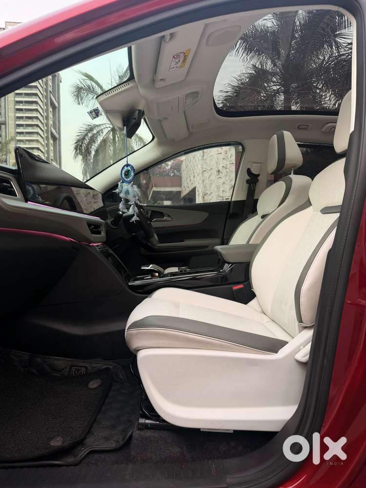 Mahindra Xev 9e Pack Three (top Model), 2025, Electric
