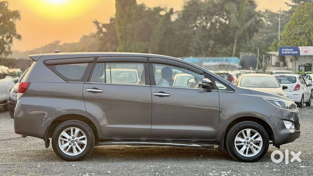 Toyota Innova Crysta 2.4 Vx Mt 8s, 2017, Diesel