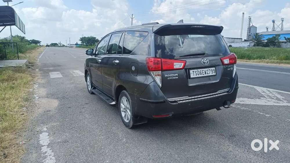 Toyota Innova Crysta 2.4 V 2018