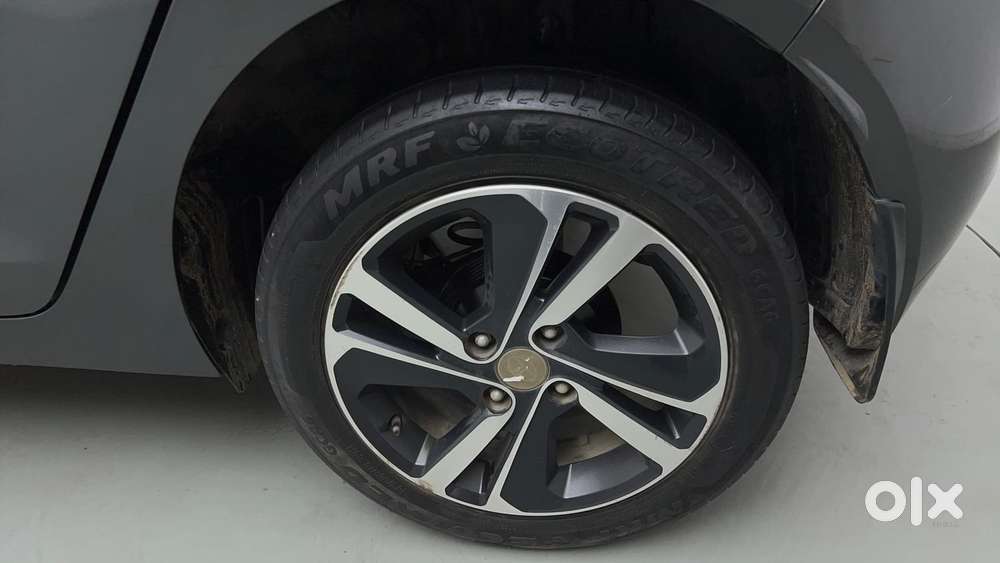 Tata Altroz 1.2 Xza Plus, 2023, Petrol