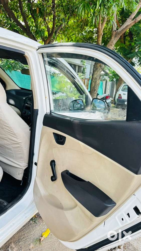 Hyundai Eon 2012 Petrol Well Maintained