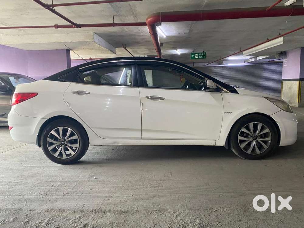 Hyundai Verna Fluidic 1.6 Vtvt Sx(o)  New Tyres