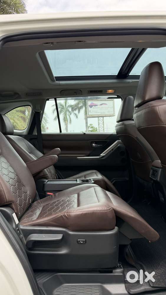 Toyota Innova Hycross 2.0 Zx (o) Hybrid 7 Str, 2024, Electric