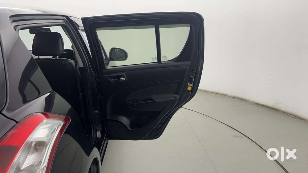 Maruti Suzuki Swift Vxi Optional, 2016, Petrol