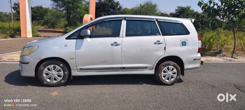 Toyota Innova 2012 Diesel Well Maintained