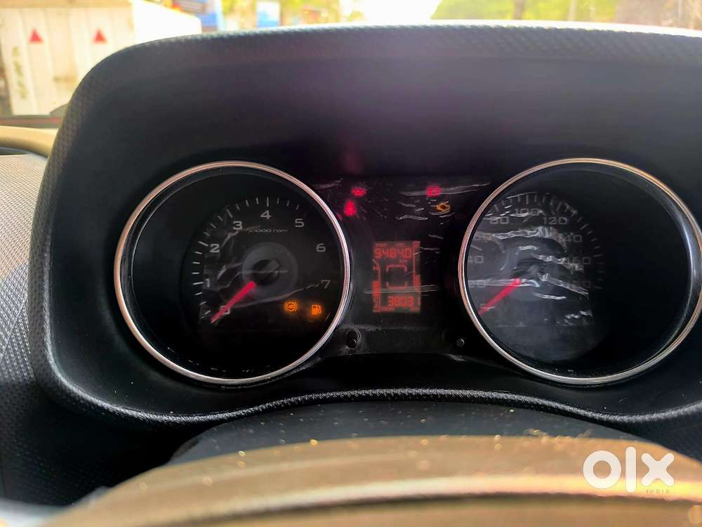 Mahindra Tuv 300 T10, 2018, Diesel