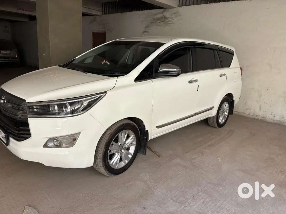 Innova Crysta Disel Z Top Model