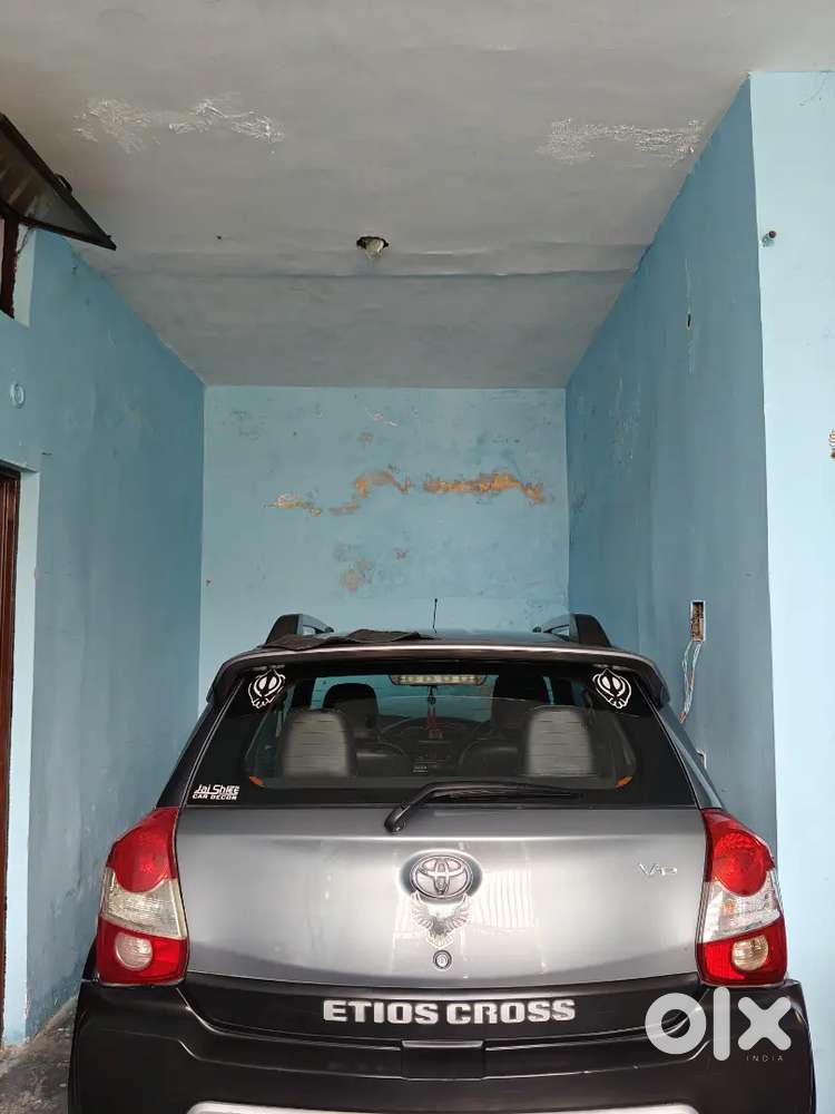 Toyota Etios Cross 2015