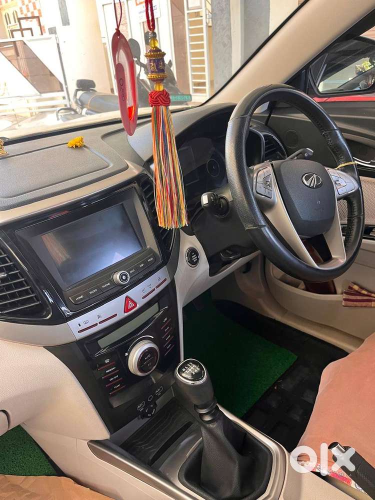 Mahindra, 2020, W8. Xuv-300.